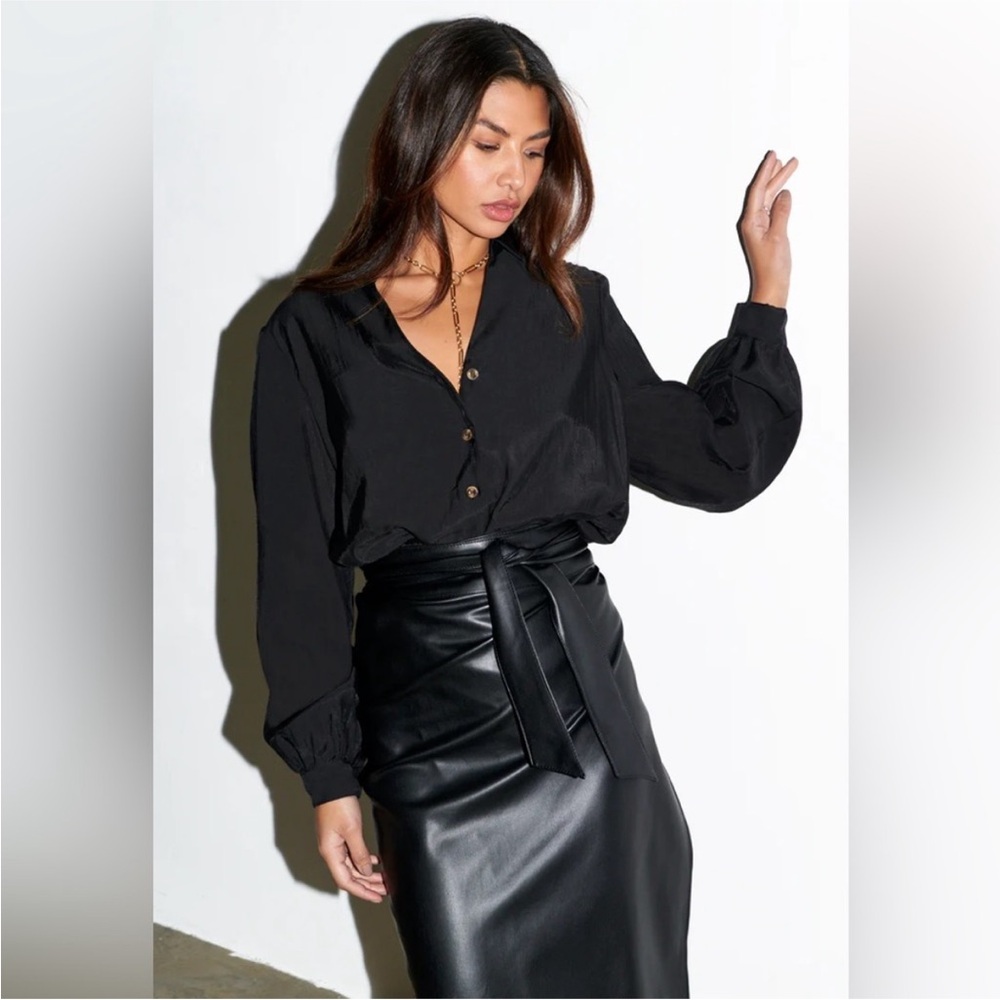 NWT Never Fully Dressed Black
Miley Shirt - Picture 7 of 12